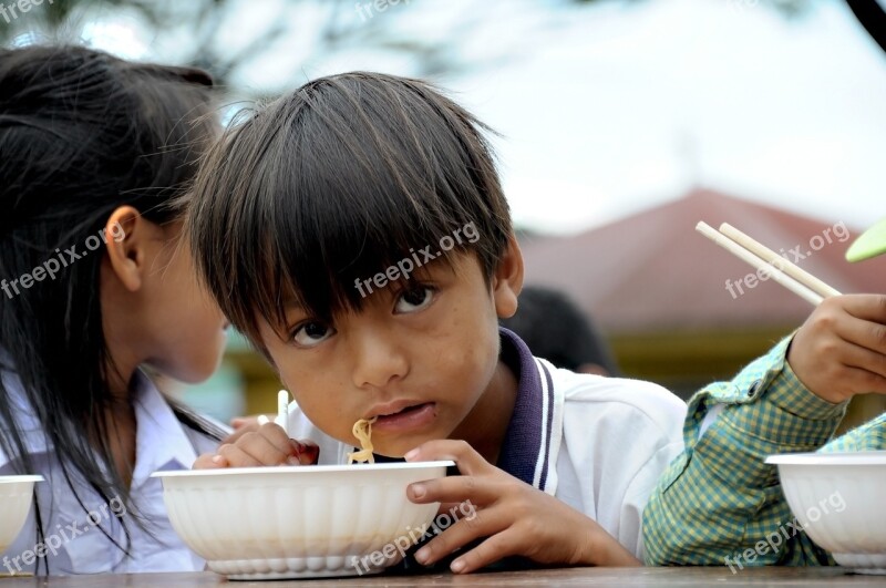 Child Noodle High Land Family Pass North Vietnam