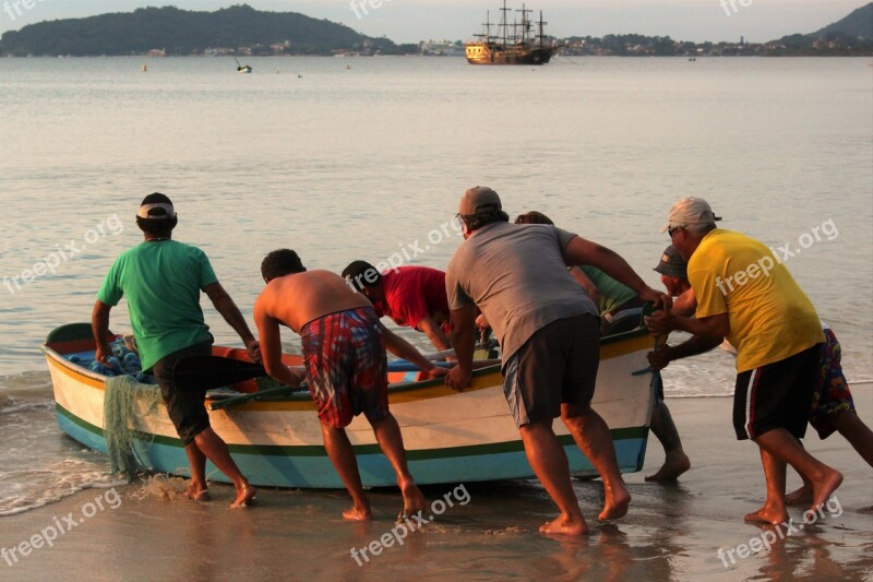 Fishermen Team Union Boat Mar