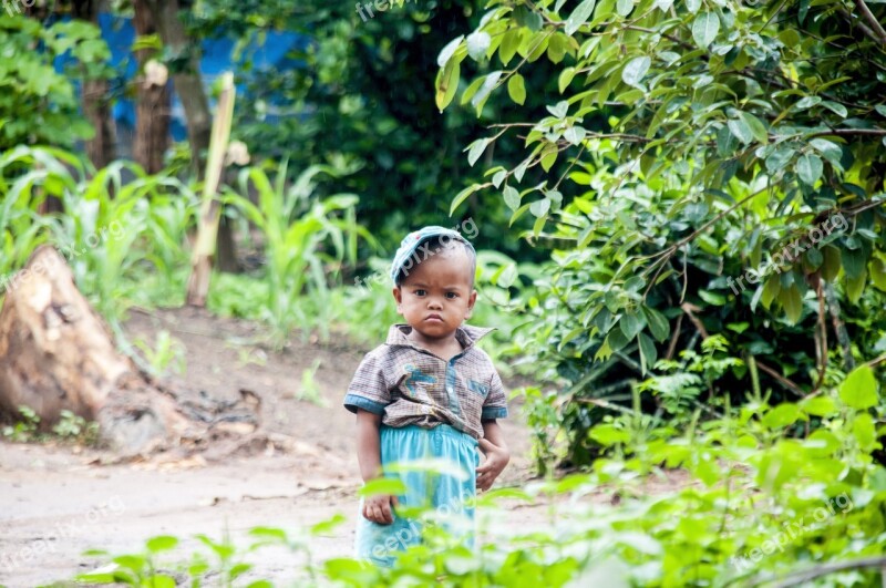 Child Old Shirt Old Pants Landmarks Vietnam