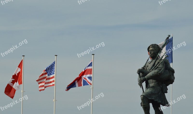 Statue Flag Bronze Commemoration Tribute