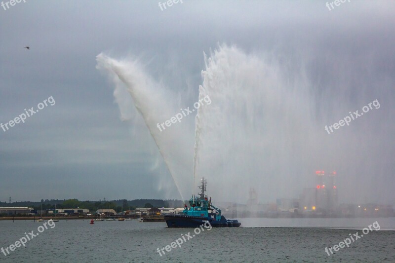 Ship Southampton Tug Water Cannon Cruise