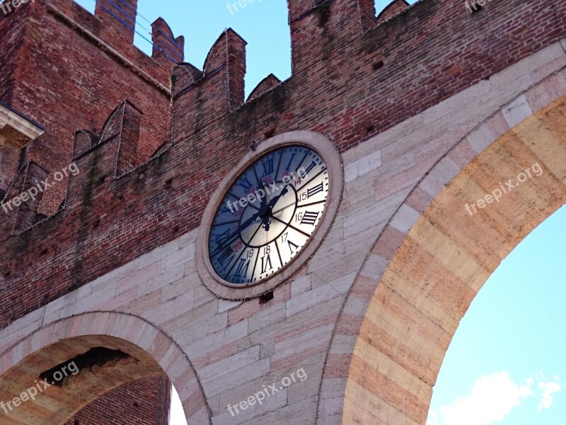 Clock Verona Italy Old Building Roman