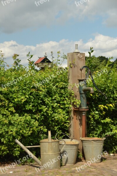 Water Pump Bucket Antique It Used To Be