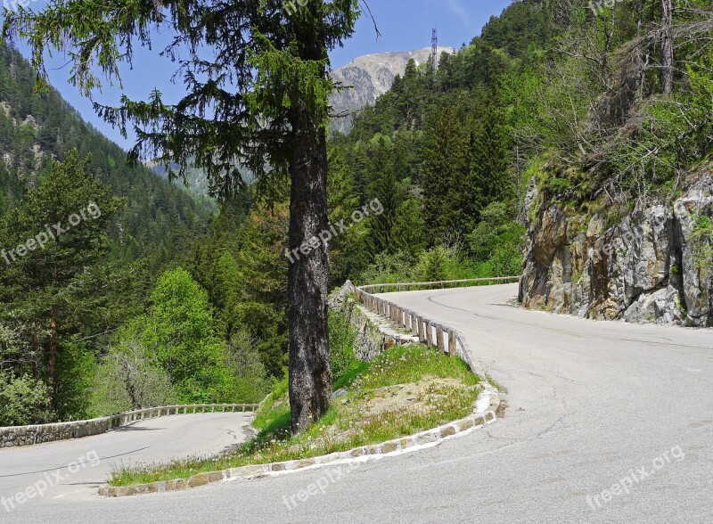 Pass Road Serpentine Alpine Rock Wall