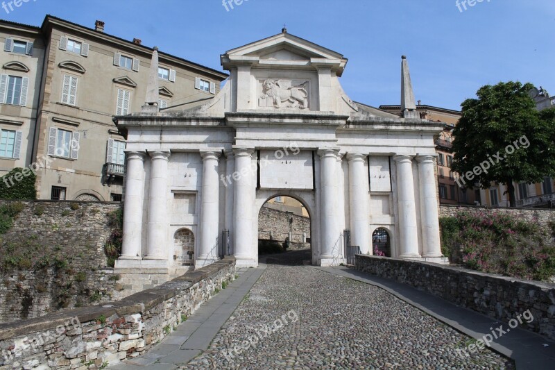 Bergamo S Door James City Entrance High City