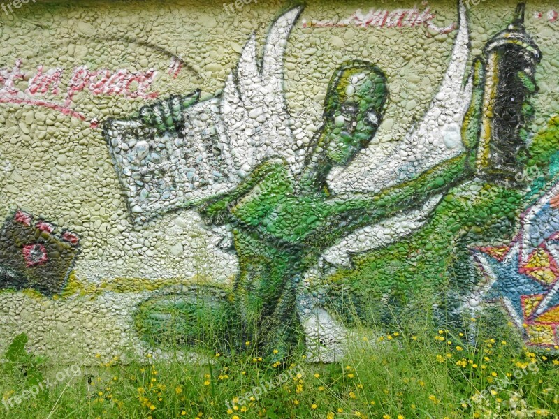 Graffiti Augsburg Green Stone Sprayer