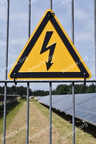 Attention Current High Voltage Risk Solar