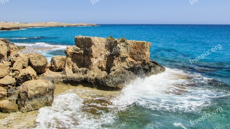 Rocky Coast Rock Wave Smashing Foam