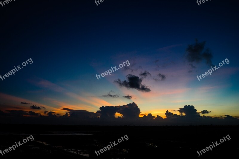 Heaven Clouds The Light Of The The Sea Mountain