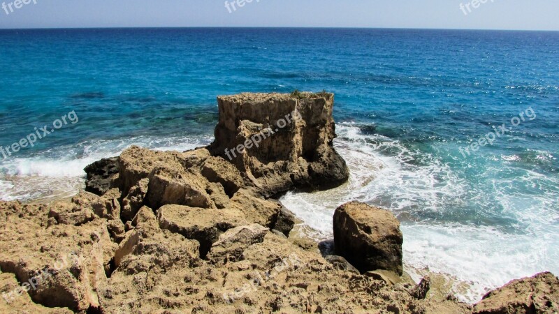 Rocky Coast Rock Wave Smashing Foam