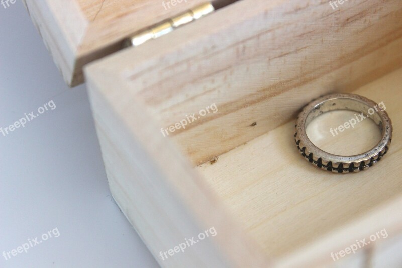 Ring Treasure Box Chest Jewelry