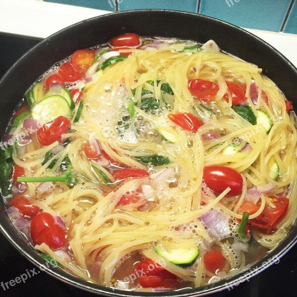 One Pot Pasta Pasta Tomatoes Zucchini Cooking