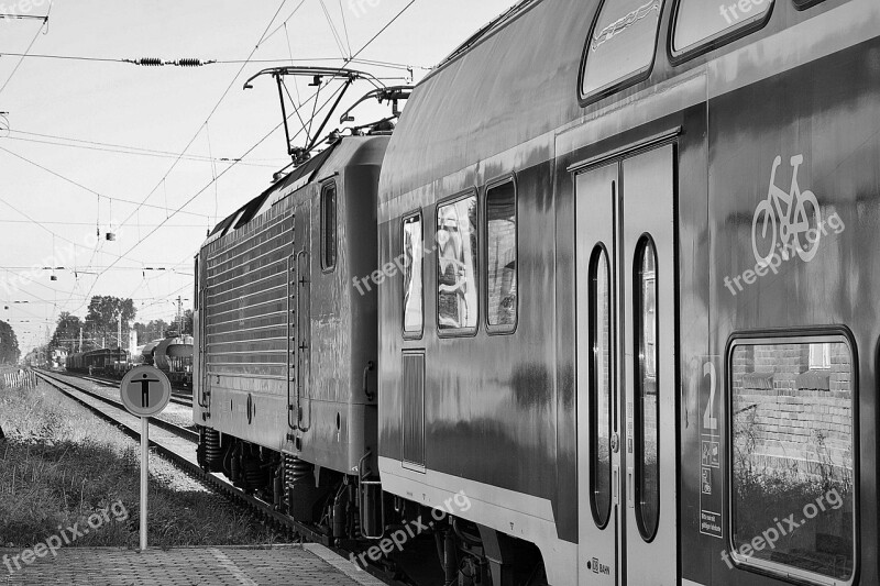 Platform Railway Tracks Catenary Railway Station Train