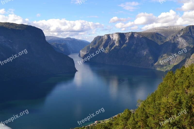 Fjord Blue Water Rock Top