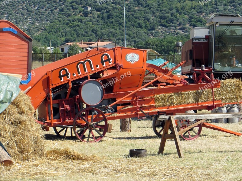 Machine Agriculture Threshing Wheat Hay