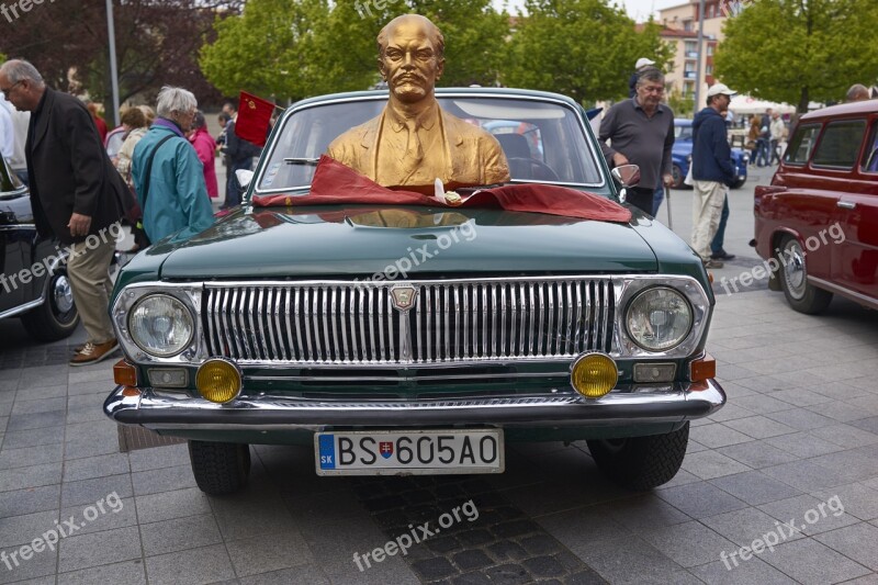 Car Veteran Volga Chrome Retro