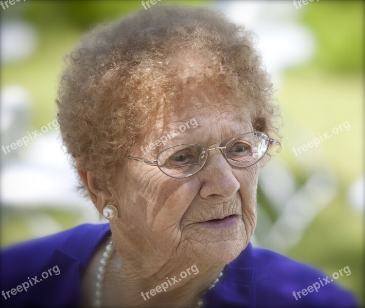 Grandma Grandmother Aged Woman Face Old