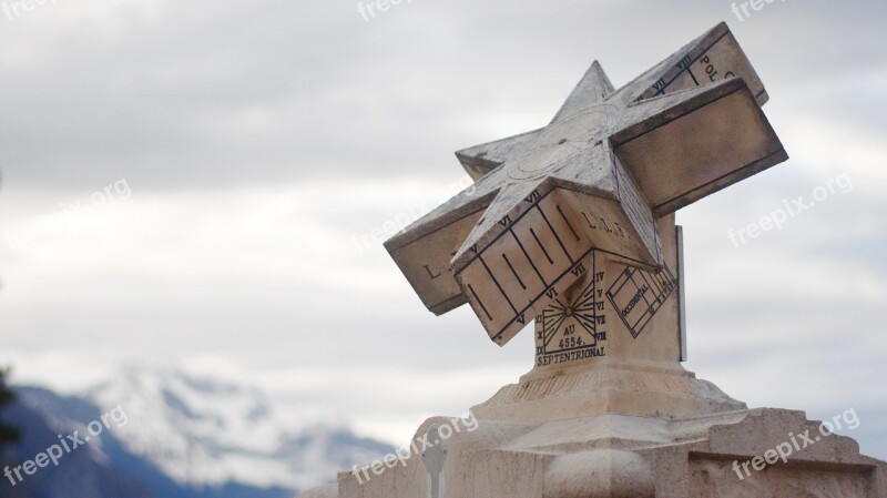 Sundial Cloudy Direction Heritage Old