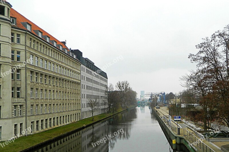 Bowever Channel Water Architecture Berlin Trent