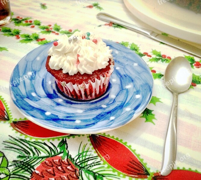 Dessert Red Velvet Cake Ponquesito Cupcake