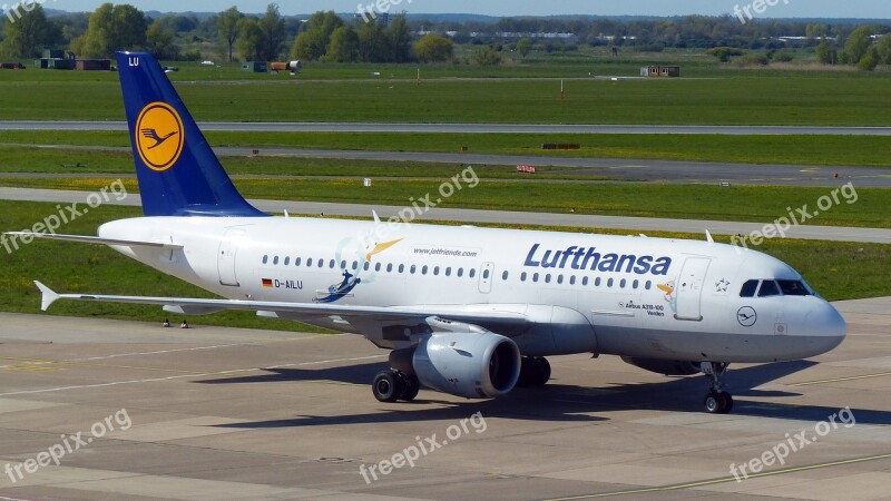 Aircraft Landing Airport Lufthansa Flying