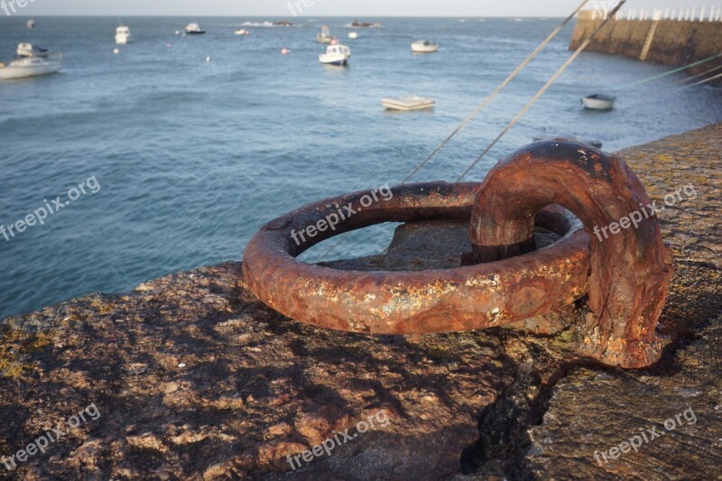 Harbor Rust Boats Shackle Bay