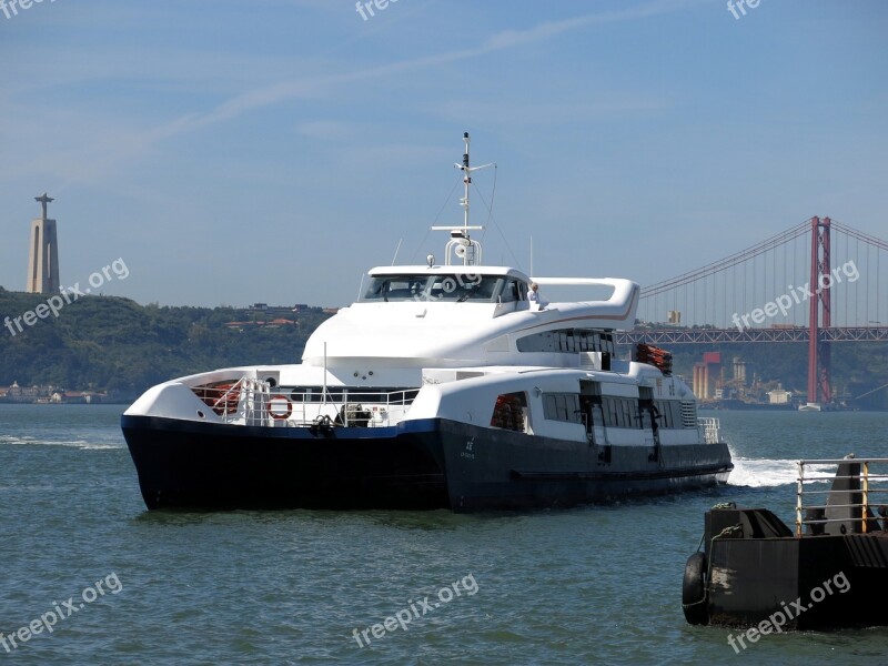 Lisboa Lisbon Portugal Speedboat Ship