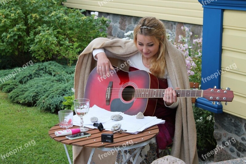 Guitar Hand Ring Red Shadow