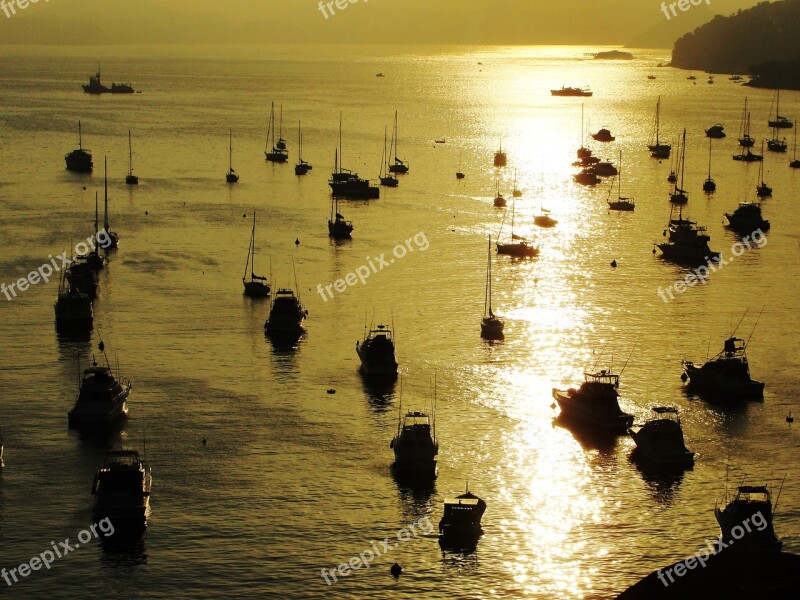 Dusk Baia De Guanabara Guanabara Bay Boats Rio De Janeiro