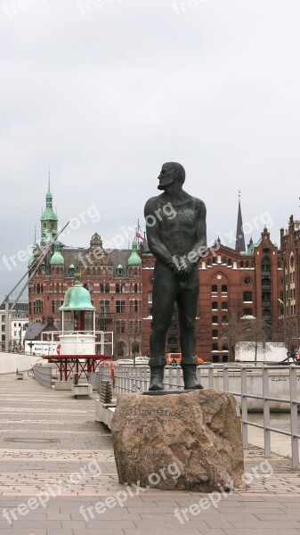 Störtebeker Monument Hamburg Harbour City Osaka Parkway