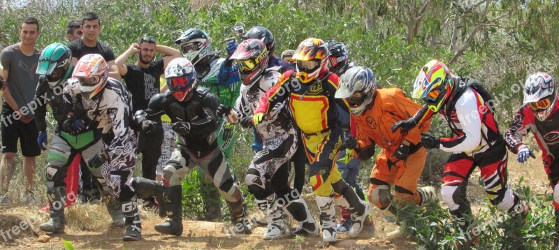 Scramblecross Motocross Race Start Competition