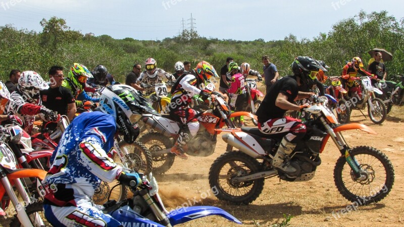 Scramblecross Motocross Race Start Competition