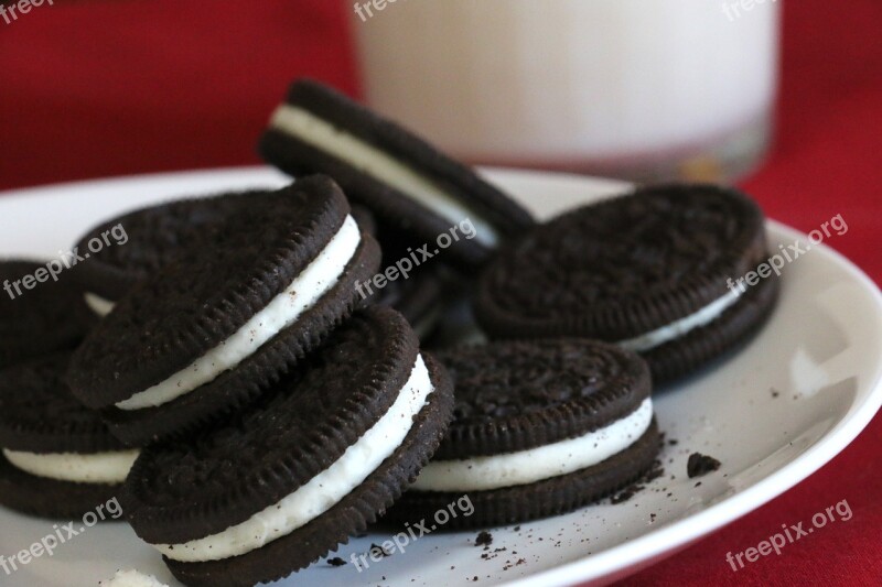 Oreos Cookies Cookies And Milk Chocolate Snack