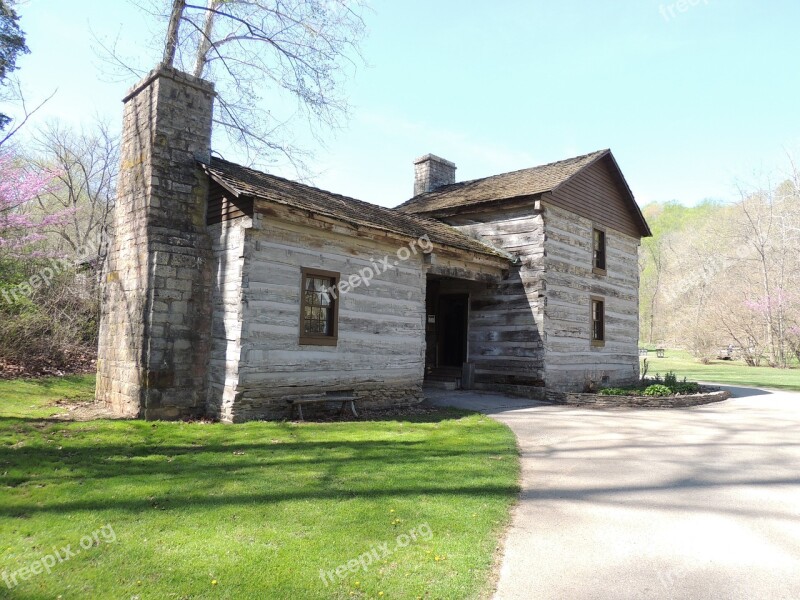 Pioneer Cabin Log Home House