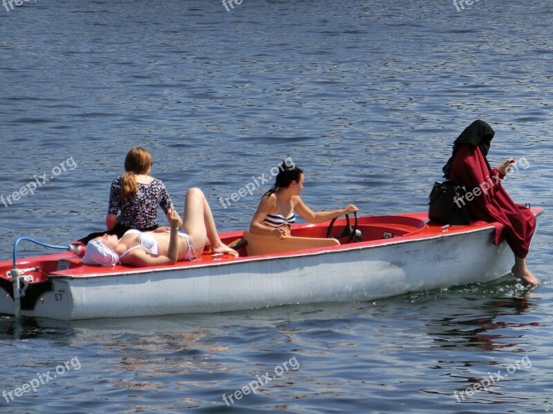 Boat Girl Women Muslim Hidžáb