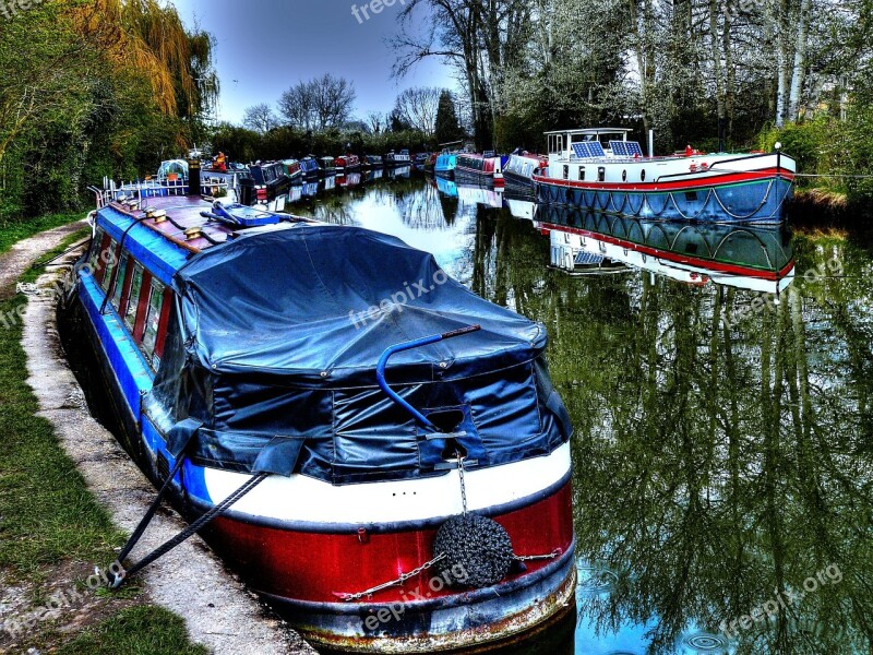 Canal Boat Grand Union Water