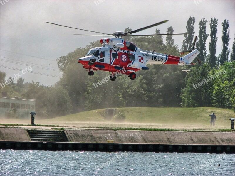 Helicopter świnoujście Tech Flight Landing