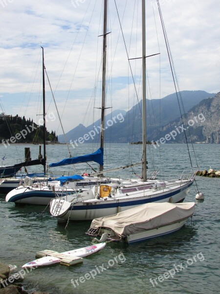 Port Boat Lake Boats In The Harbor Blue