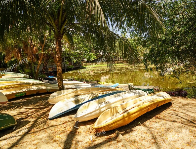 Belize Bacab Jungle Park Kayaks Nature Travel