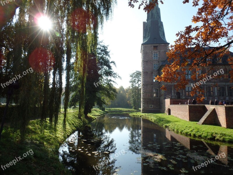 Castle Raesfeld Moat Autumn Roma Table