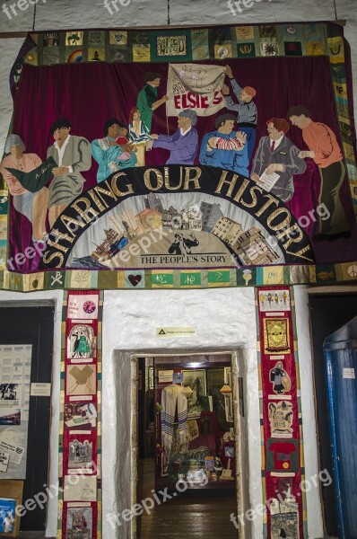 Story Edinburgh Museum Door Opening Free Photos