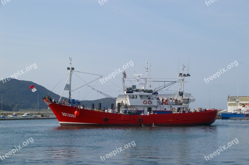 Boat Fishing Port Sea Fishermen