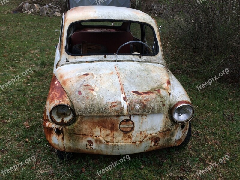 Altes Auto Rost Fiat 500