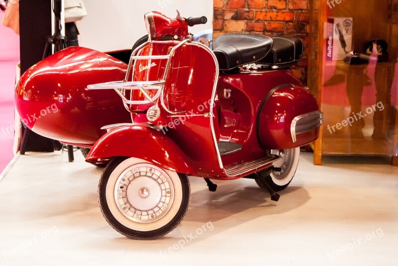 Expocosmética Bike Vespa Red Bike Sidecar