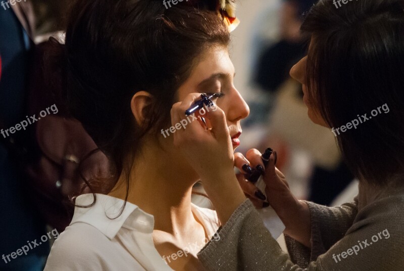 Expocosmética Women Face Painting Cosmetics Model