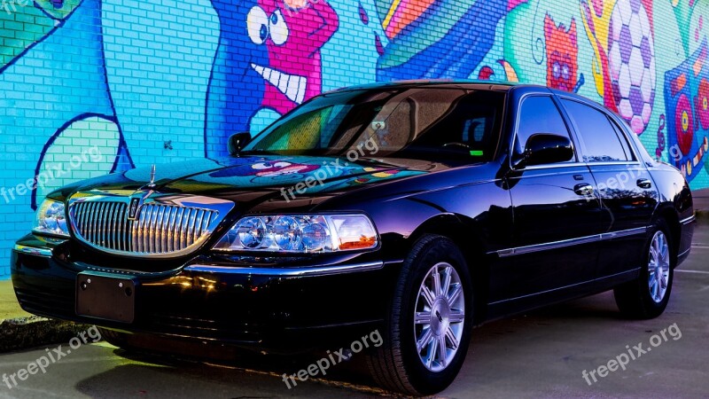 Lincoln Town Car Street Art Car Transport