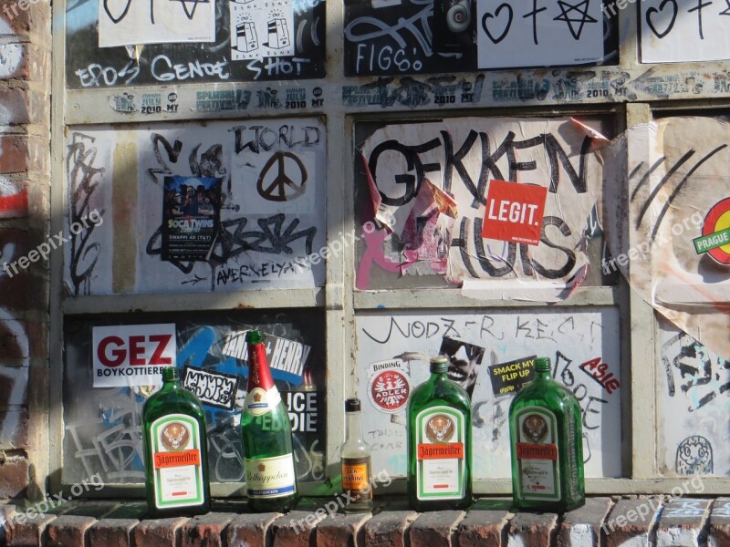 Berlin Kreuzberg Remains Road Bottles