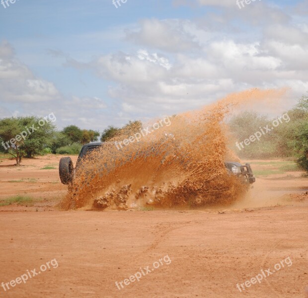 Mud 4x4 Splashes All Terrain Car