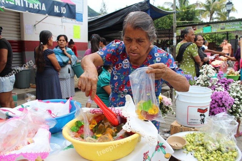 Plaza Poverty Women Chatina Oaxa