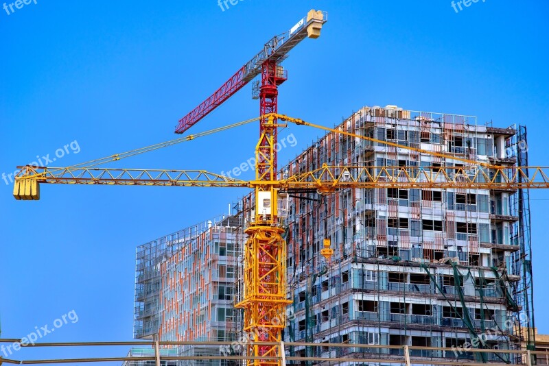 Building Modern Worksite Crane Construction